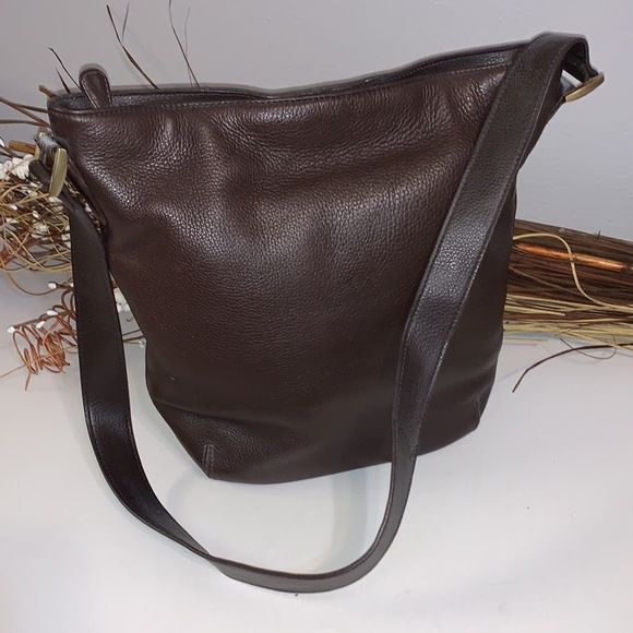 Liz Claiborne Hobo Shoulder Bag (V9724)